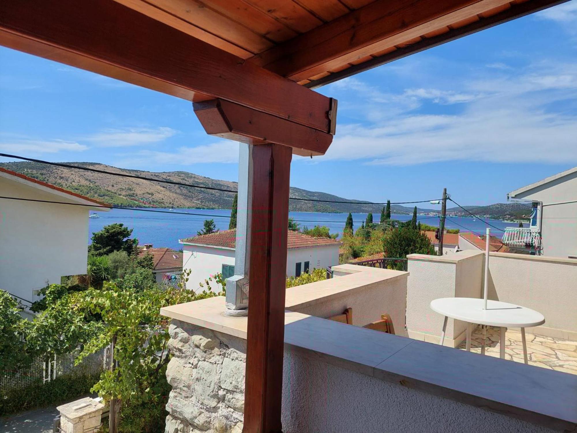 Villa Apartments Oliva Seget Vranjica Exterior photo