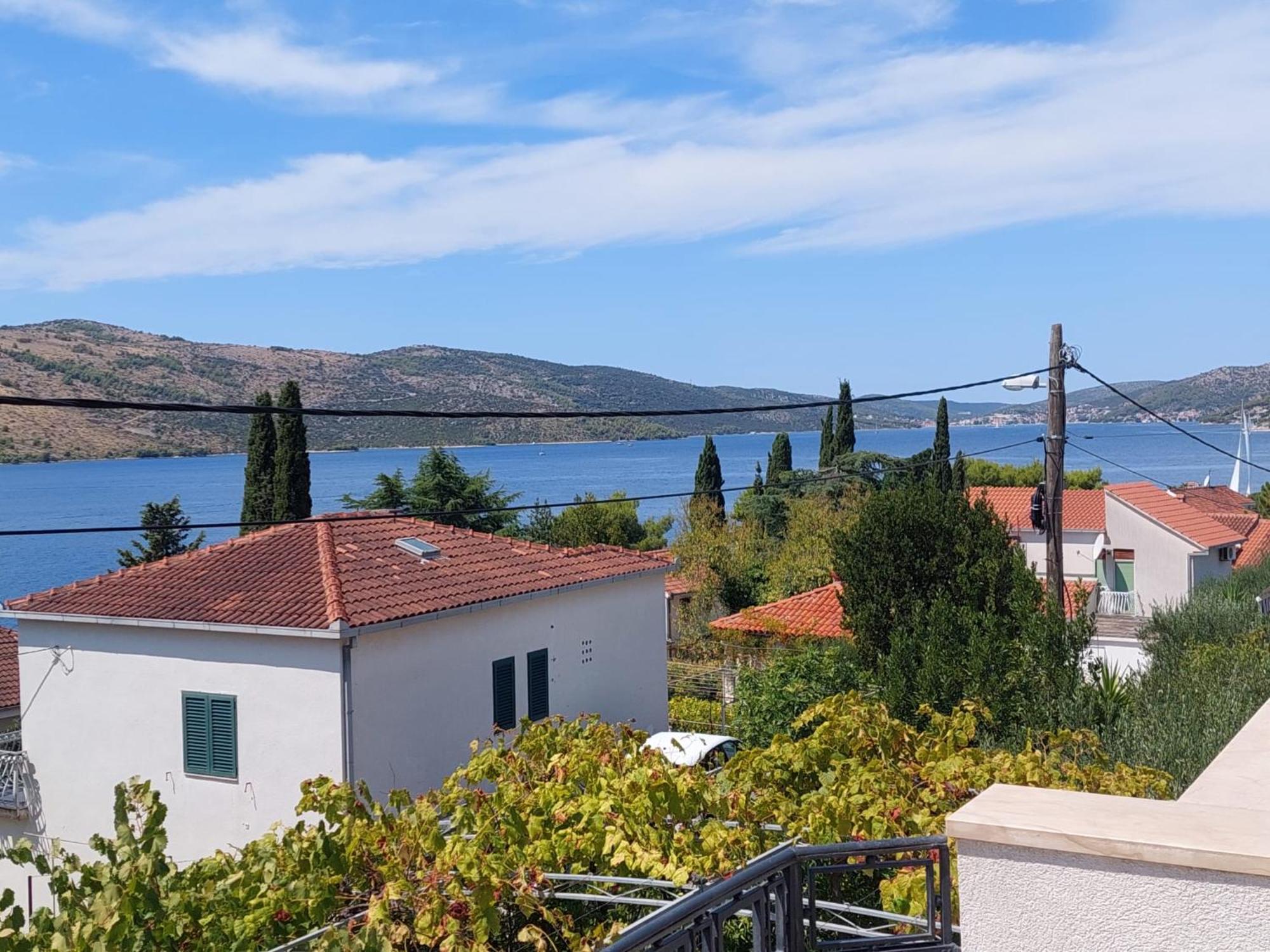 Villa Apartments Oliva Seget Vranjica Exterior photo